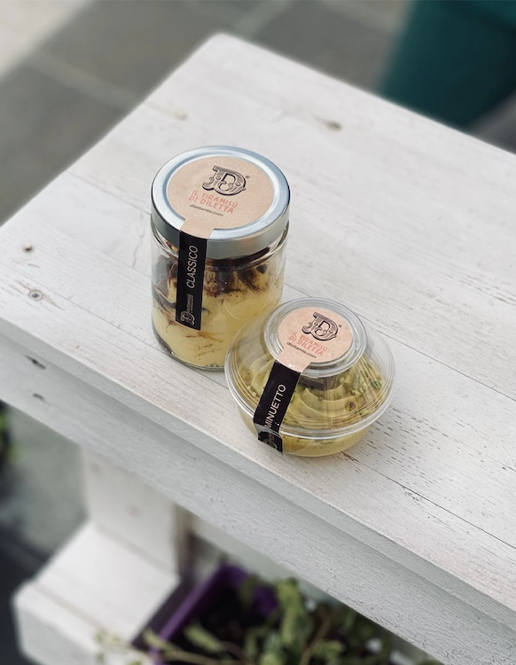 Dilettamisù artisanal tiramisu in a jar, classic and pistachio flavors